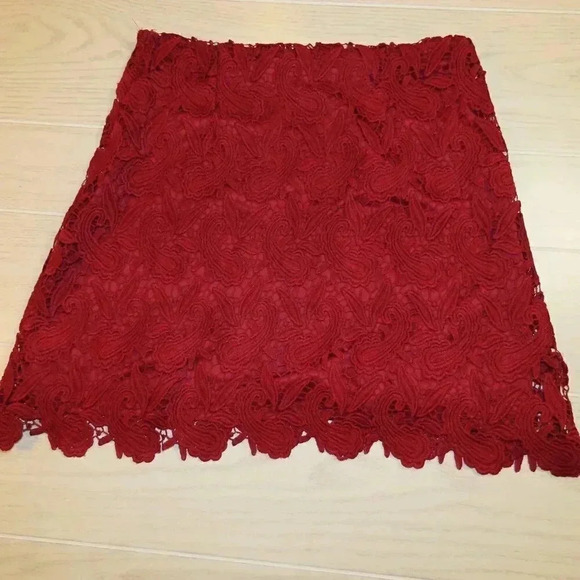 Express Red Women's lace Overlay Mini Skirt Size 6 - Picture 3 of 9